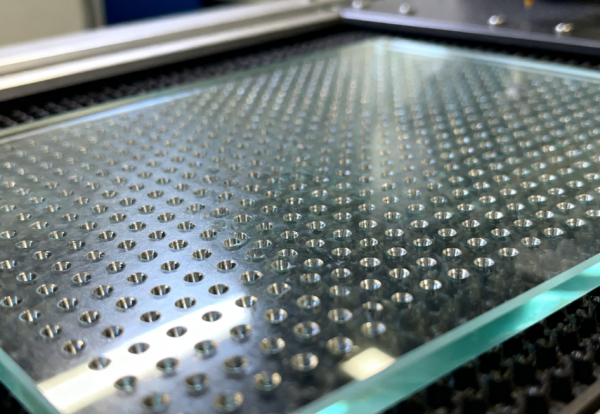 高铝玻璃激光钻孔 (8)