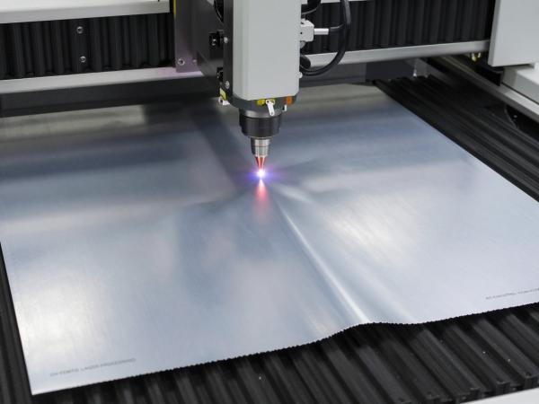 PET膜材紫外飞秒激光切割 (8)